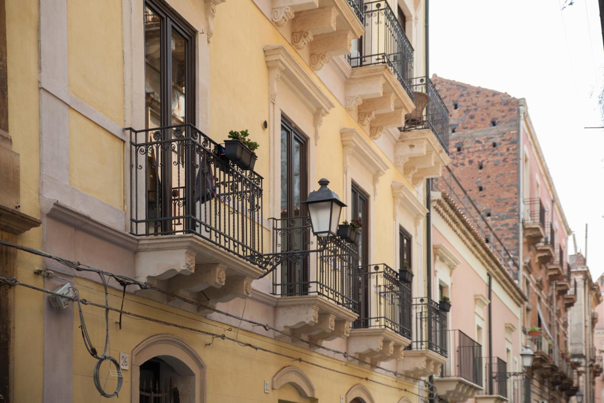 カターニア Sisto18 Bed & Breakfast エクステリア 写真